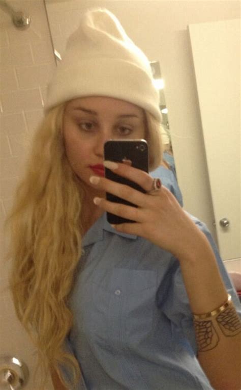 amanda bynes tits|Amanda Bynes Is Topless In New Twitpics (PHOTOS)